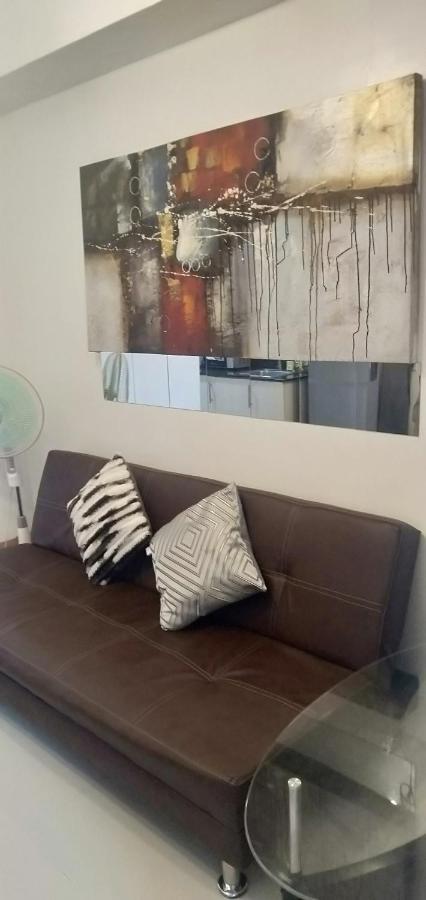 Yhanz Z Sea Residences Pasay Extérieur photo